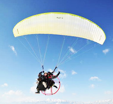 富良野モーターパラグライダー滑翔傘